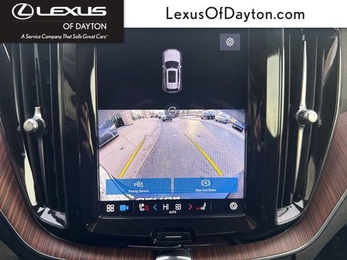 Used 2024 Volvo XC60 B5 Plus image 20