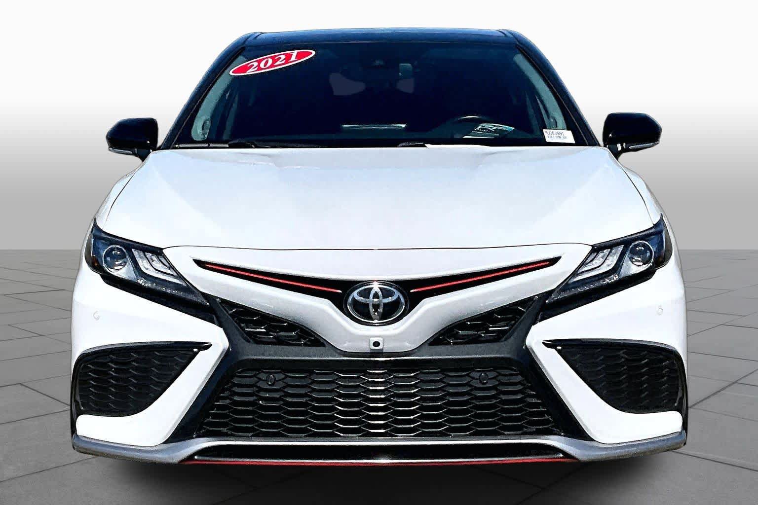 Used 2021 Toyota Camry XSE w/ Navigation Package FWD image 3