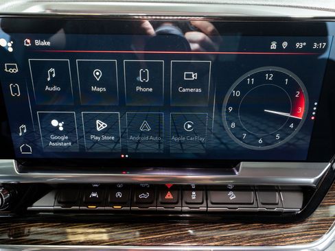 Used 2024 GMC Sierra 1500 SLE w/ Preferred Package image 17