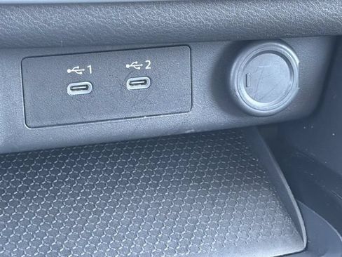 Used 2025 Nissan Rogue SV FWD image 12