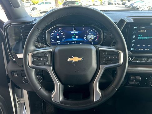 Used 2025 Chevrolet Silverado 2500 LT w/ Convenience Package AWD/4WD image 15