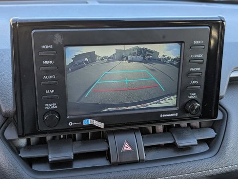 Used 2021 Toyota RAV4 XLE image 6