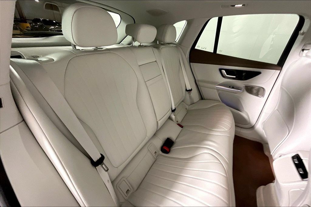 Certified 2023 Mercedes-Benz EQE 500 4MATIC SUV image 19