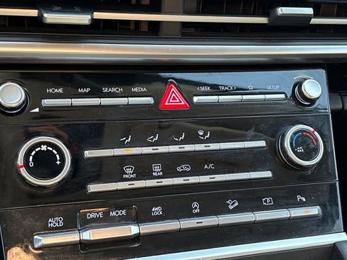 Used 2025 Hyundai Santa Fe SE image 15