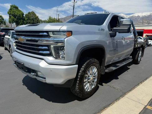 Used 2022 Chevrolet Silverado 3500 High Country w/ Technology Package AWD/4WD image 8