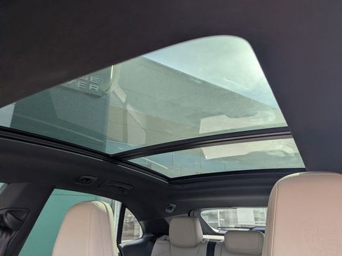 Used 2024 Porsche Macan 4 Electric image 22