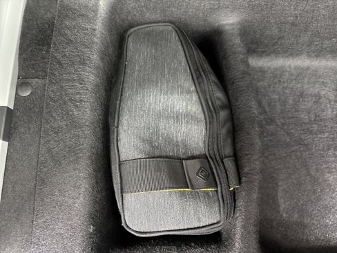 Used 2022 Rivian R1S Launch Edition image 35