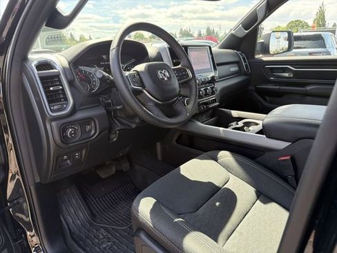 Used 2025 RAM 1500 Big Horn AWD/4WD image 9