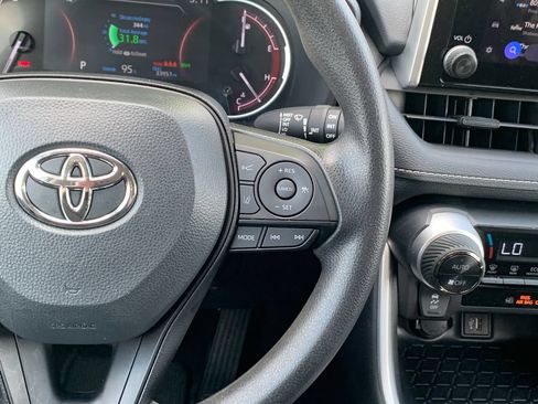 Used 2025 Toyota RAV4 XLE w/ Convenience Package FWD image 14