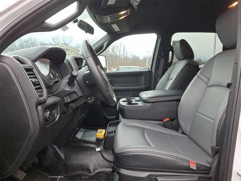 New 2023 RAM 3500 Tradesman w/ Chrome Appearance Group image 9