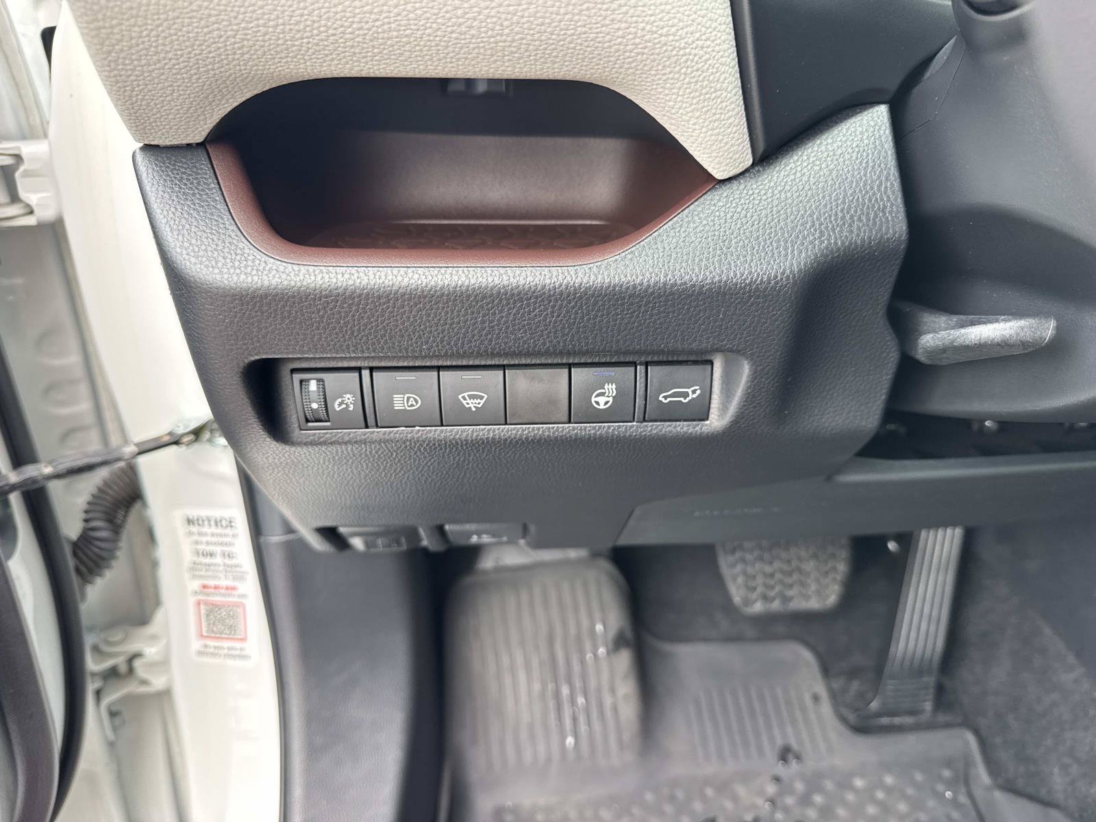 Used 2022 Toyota RAV4 Limited w/ Limited Grade Weather Package FWD image 33