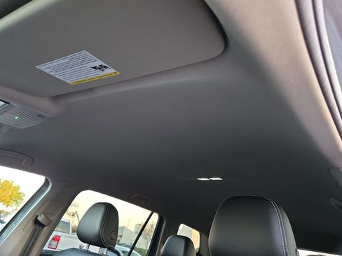 Used 2024 Volkswagen Atlas SE image 24