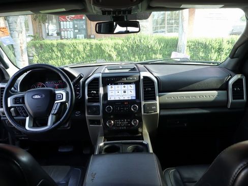 Used 2019 Ford F250 Lariat w/ Lariat Ultimate Package image 28