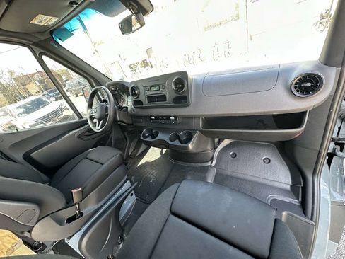 Used 2024 Mercedes-Benz Sprinter 2500 w/ Acoustic Package image 20