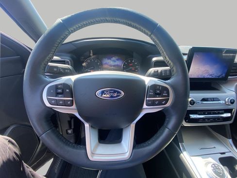 Certified 2024 Ford Explorer XLT w/ Equipment Group 202A AWD/4WD image 15