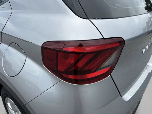 Certified 2024 Hyundai Venue SE FWD image 14