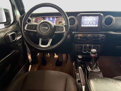 Used 2018 Jeep Wrangler Unlimited Sahara image 19