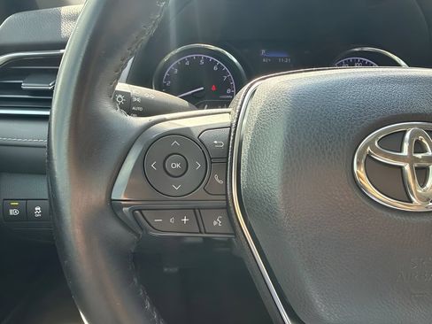 Used 2020 Toyota Camry SE FWD image 15