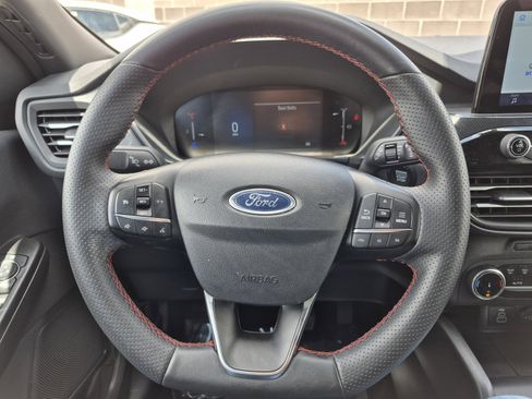 Used 2025 Ford Escape ST-Line image 9