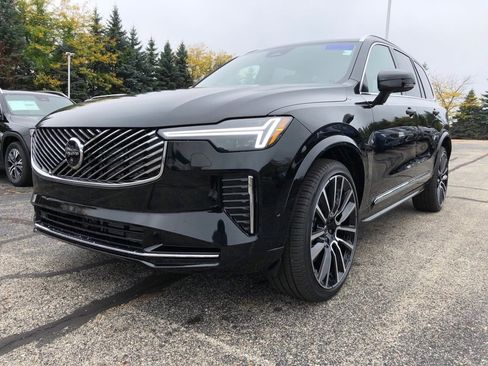 New 2026 Volvo XC90 B6 Plus w/ Protection Package Premier image 3