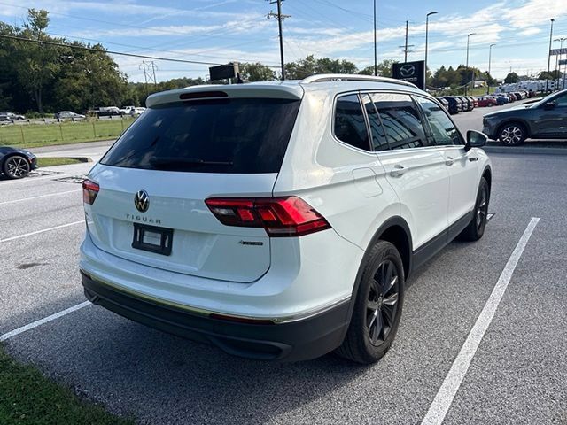 Used 2022 Volkswagen Tiguan SE AWD/4WD image 5