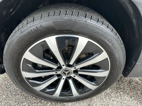 Used 2023 Mercedes-Benz GLB 250 4MATIC image 14