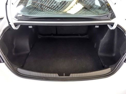 Used 2024 Chevrolet Malibu LT image 28