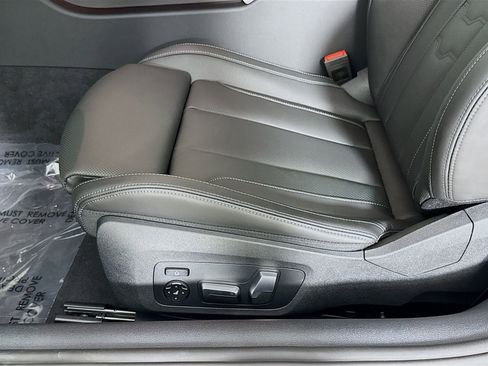 New 2026 BMW 840i Convertible w/ Comfort Seating Package image 20