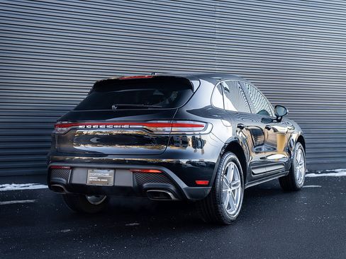 Certified 2025 Porsche Macan image 28