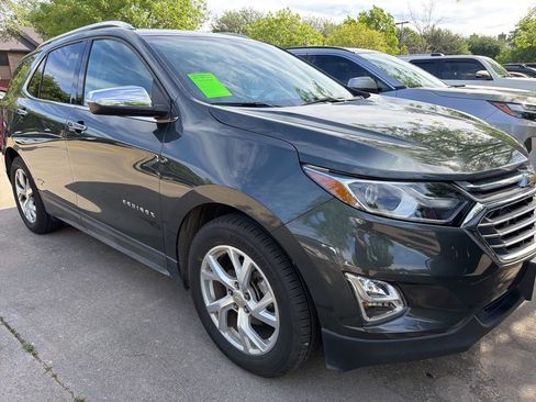 Used 2018 Chevrolet Equinox Premier image 2