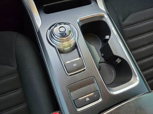 Used 2019 Ford Fusion SE image 17