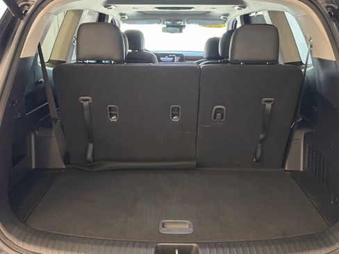 Used 2024 Kia Telluride EX w/ EX Captain's Chair Package FWD image 7