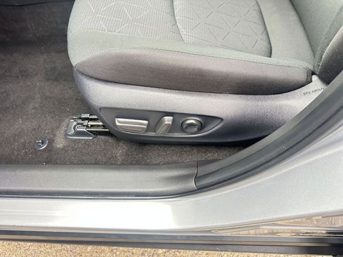 Used 2025 Toyota RAV4 XLE image 23