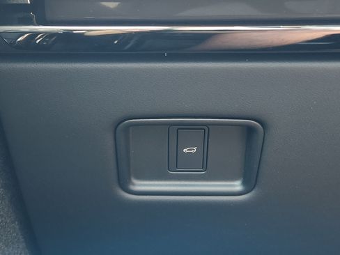 New 2026 Land Rover Range Rover Sport SE AWD/4WD image 15
