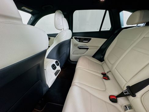 Used 2023 Mercedes-Benz GLC 300 image 22