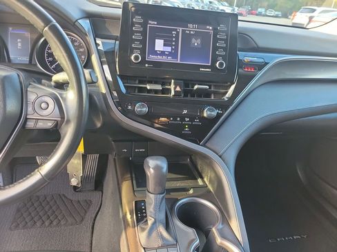 Certified 2022 Toyota Camry SE image 18