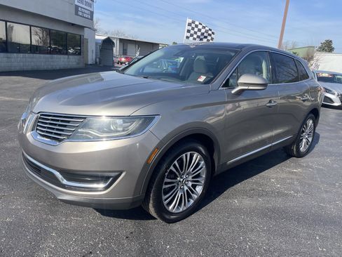 Used 2016 Lincoln MKX Reserve w/ Climate Package image 2