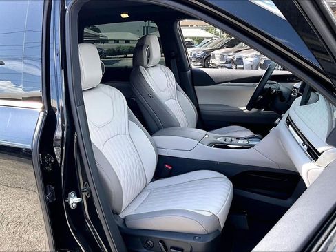 Certified 2026 INFINITI QX60 Autograph w/ Dark Cargo Package AWD/4WD image 10