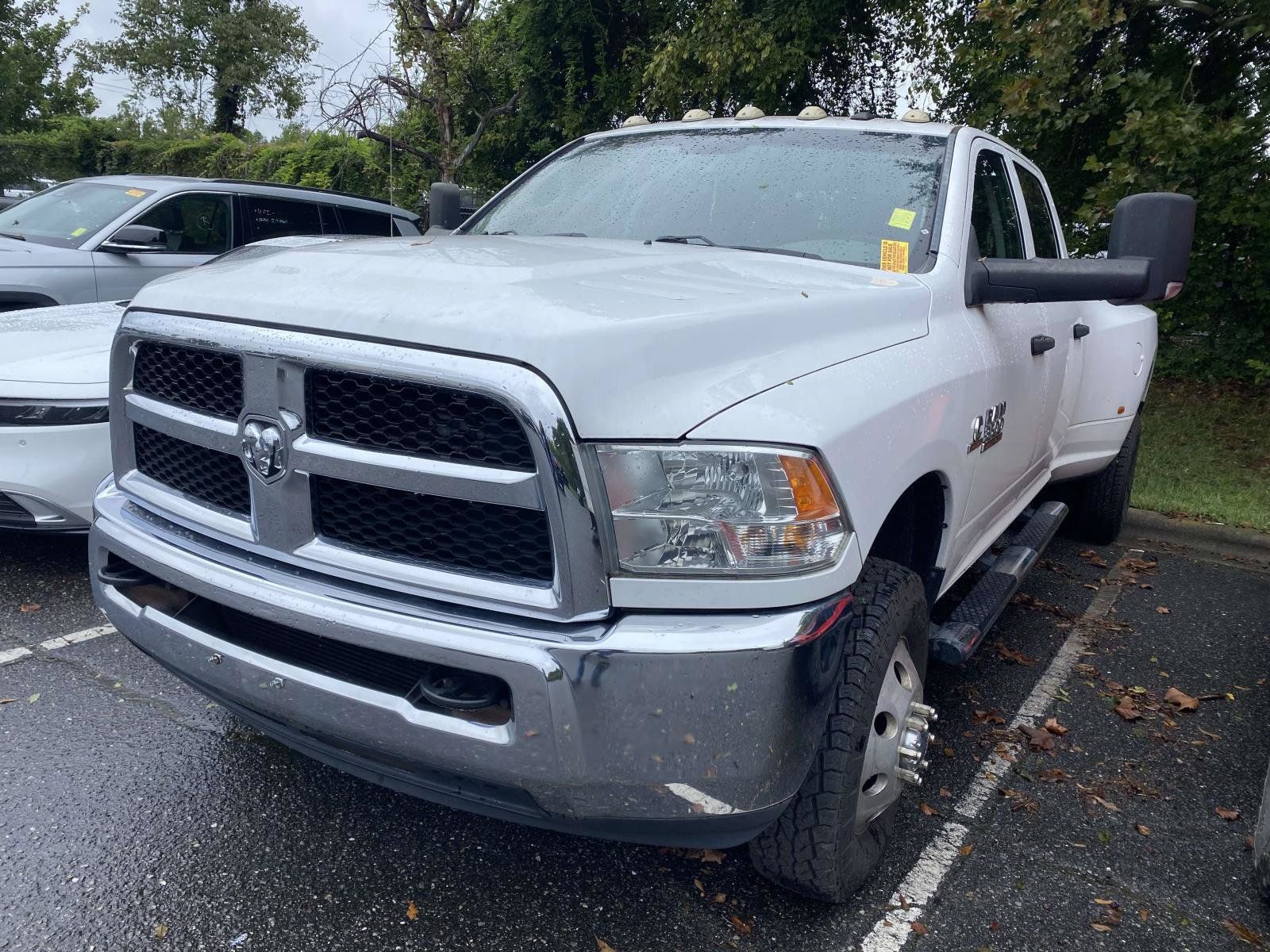 Used 2016 RAM 3500 Tradesman w/ Chrome Appearance Group AWD/4WD image 3