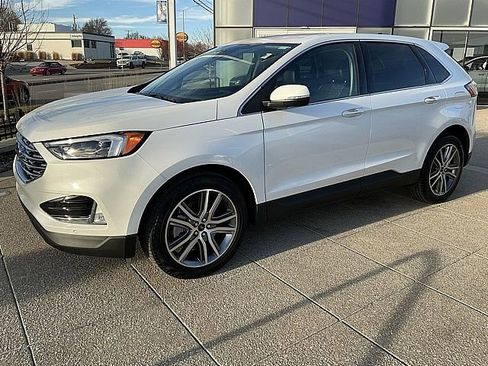 Used 2024 Ford Edge Titanium w/ Equipment Group 301A image 11