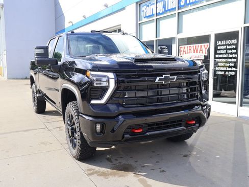 New 2026 Chevrolet Silverado 3500 LT w/ Trail Boss Package AWD/4WD image 2