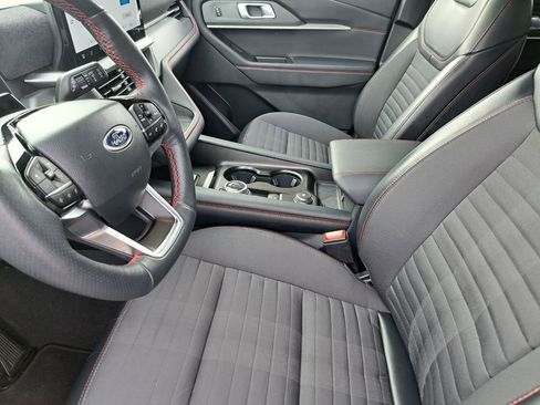 Used 2025 Ford Explorer ST-Line image 21