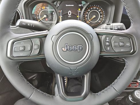 New 2025 Jeep Wrangler Unlimited Rubicon w/ XTREMEE 35" Tire Package image 23