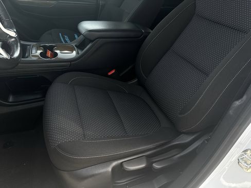 Used 2020 GMC Acadia SLE image 18