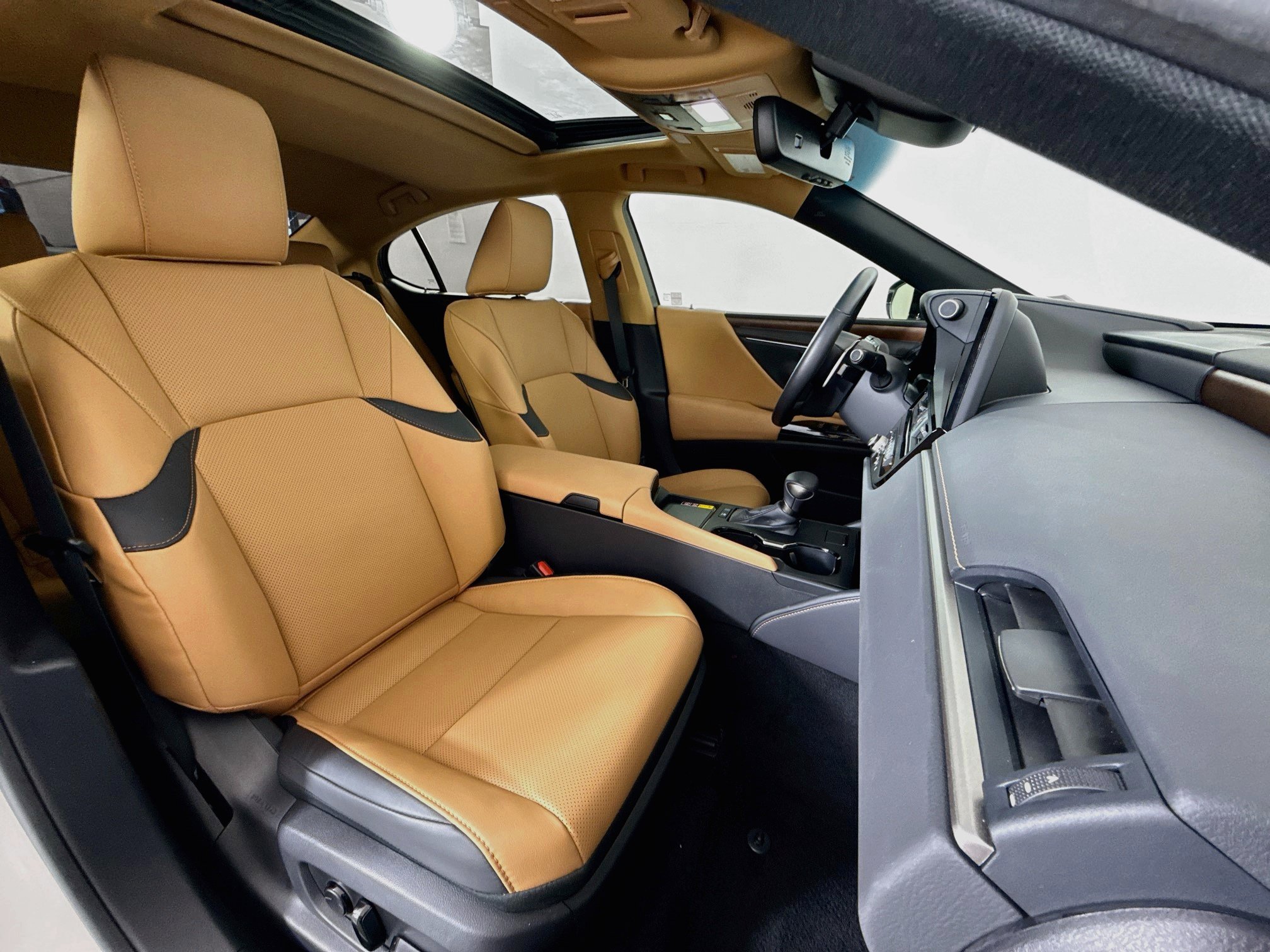 Certified 2025 Lexus ES 300h w/ Premium Package FWD image 26