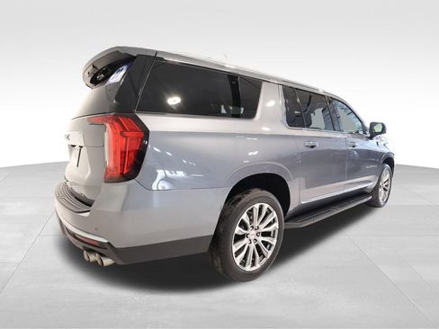 Used 2022 GMC Yukon XL Denali AWD/4WD image 4