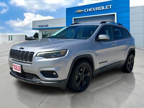 Used 2021 Jeep Cherokee Latitude Plus FWD image 1