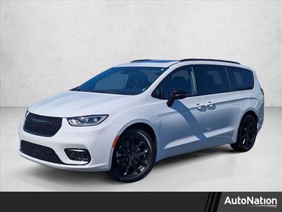 Used 2025 Chrysler Pacifica Limited