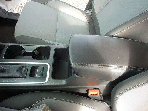Used 2018 Ford Escape SE FWD image 27