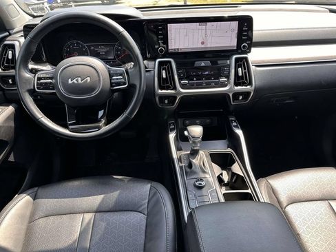 Used 2022 Kia Sorento S w/ Panoramic Sunroof Package AWD/4WD image 16